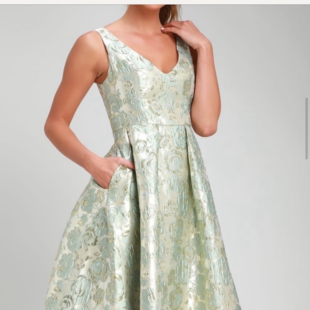 Lulus Bridgehamptom Silver Jacquard Sleeveless Midi Dress like new! Size Smal